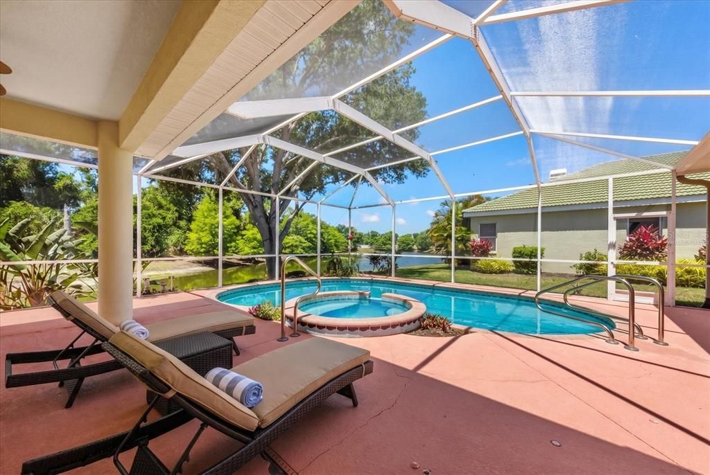 Activo con contrato: $659,000 (4 camas, 3 baños, 2740 Pies cuadrados)