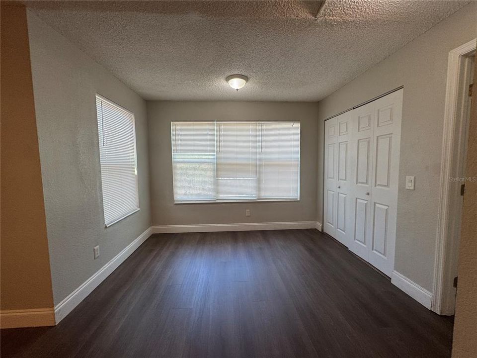 Active With Contract: $1,400 (2 beds, 2 baths, 1054 Square Feet)
