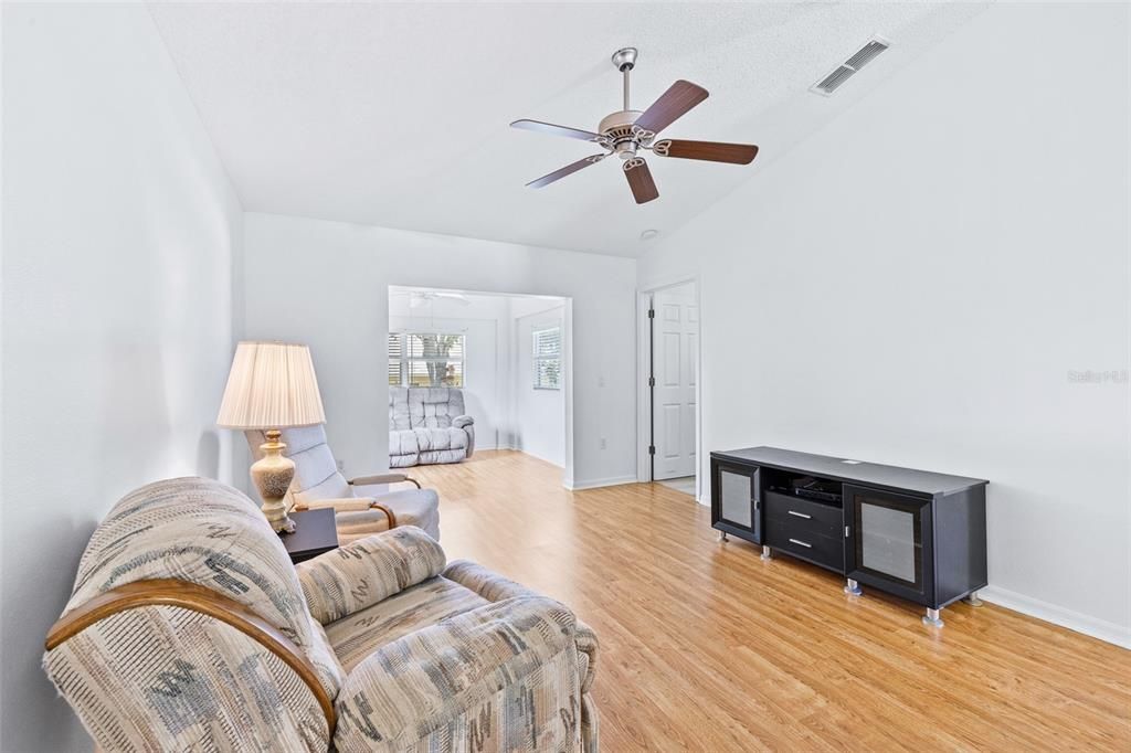 For Sale: $337,500 (3 beds, 2 baths, 1514 Square Feet)