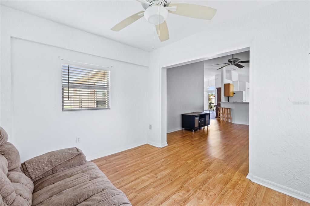 For Sale: $337,500 (3 beds, 2 baths, 1514 Square Feet)