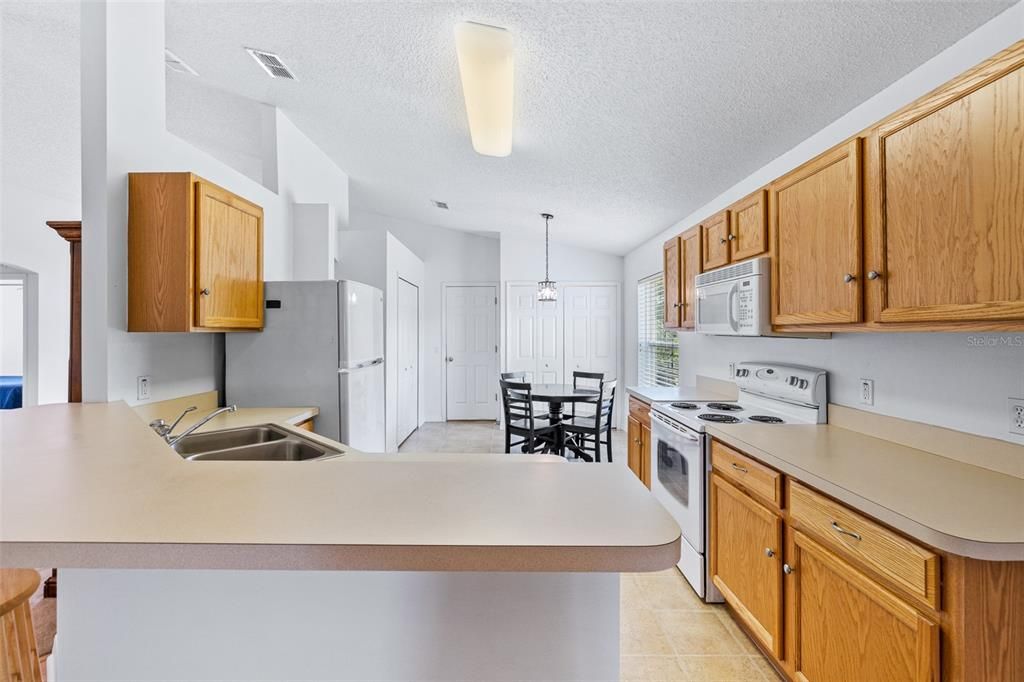 For Sale: $337,500 (3 beds, 2 baths, 1514 Square Feet)