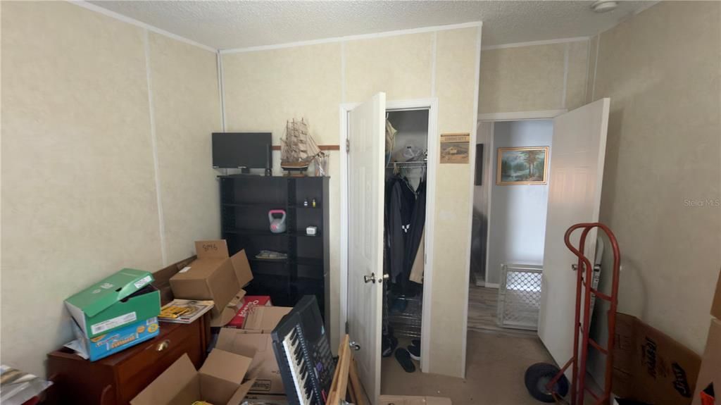 На продажу: $260,000 (4 спален, 2 ванн, 1716 Квадратных фут)