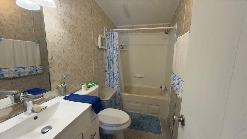 На продажу: $260,000 (4 спален, 2 ванн, 1716 Квадратных фут)