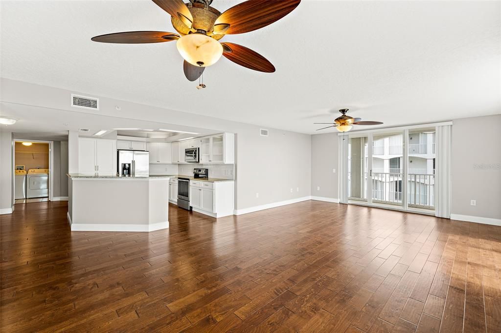 Active With Contract: $375,000 (3 beds, 2 baths, 1852 Square Feet)