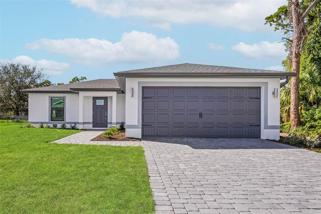 Active With Contract: $279,900 (3 beds, 2 baths, 1143 Square Feet)