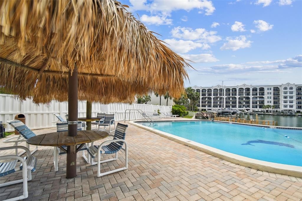 For Rent: $2,100 (1 beds, 1 baths, 760 Square Feet)