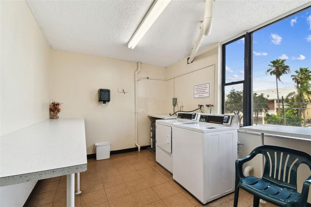 For Rent: $2,100 (1 beds, 1 baths, 760 Square Feet)