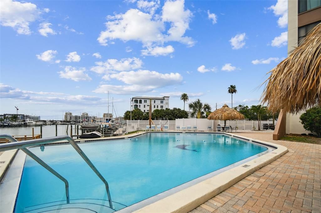 For Rent: $2,100 (1 beds, 1 baths, 760 Square Feet)
