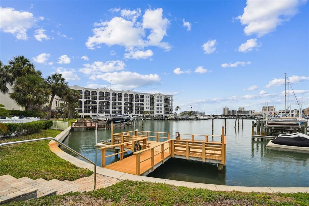 For Rent: $2,100 (1 beds, 1 baths, 760 Square Feet)