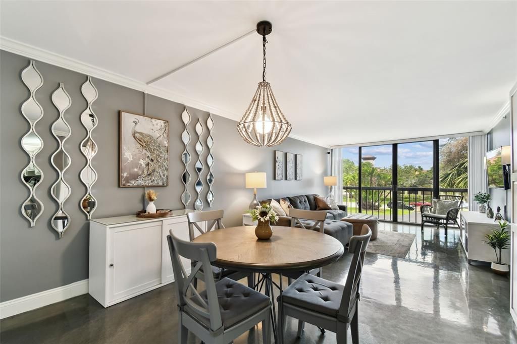 For Rent: $2,100 (1 beds, 1 baths, 760 Square Feet)