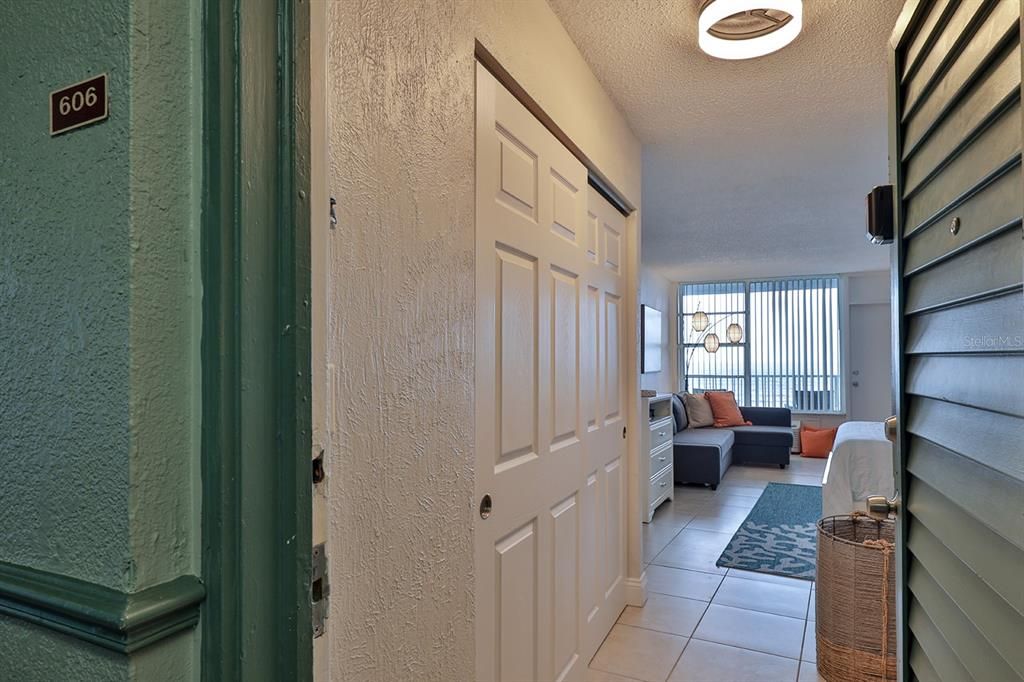 For Rent: $1,800 (1 beds, 1 baths, 441 Square Feet)