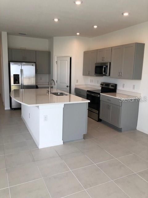 For Rent: $2,100 (3 beds, 2 baths, 1555 Square Feet)