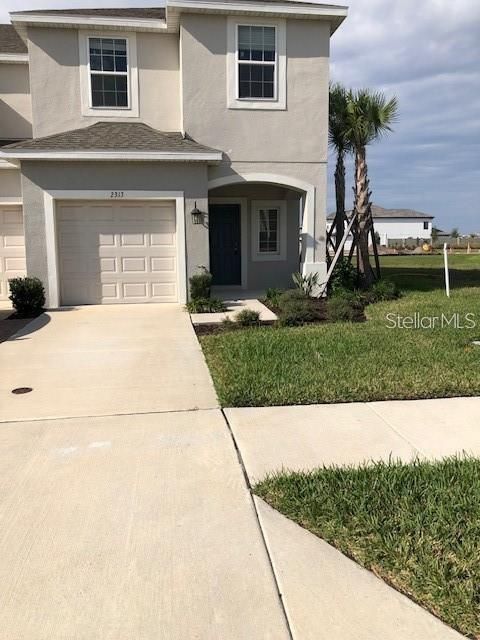 For Rent: $2,100 (3 beds, 2 baths, 1555 Square Feet)