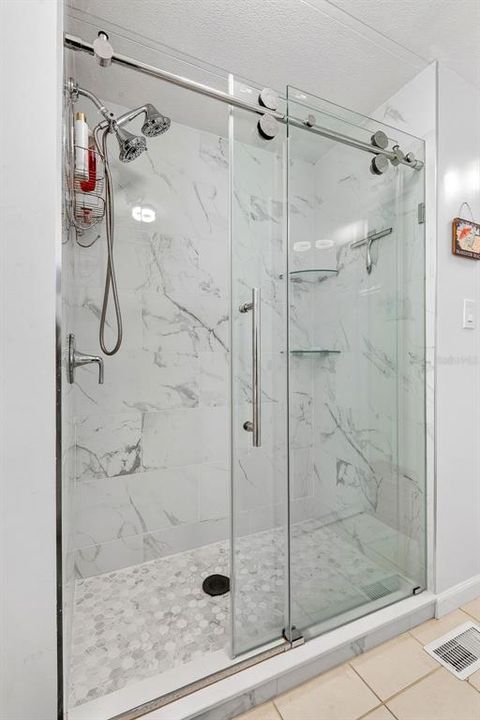 На продажу: $230,000 (2 спален, 2 ванн, 1276 Квадратных фут)