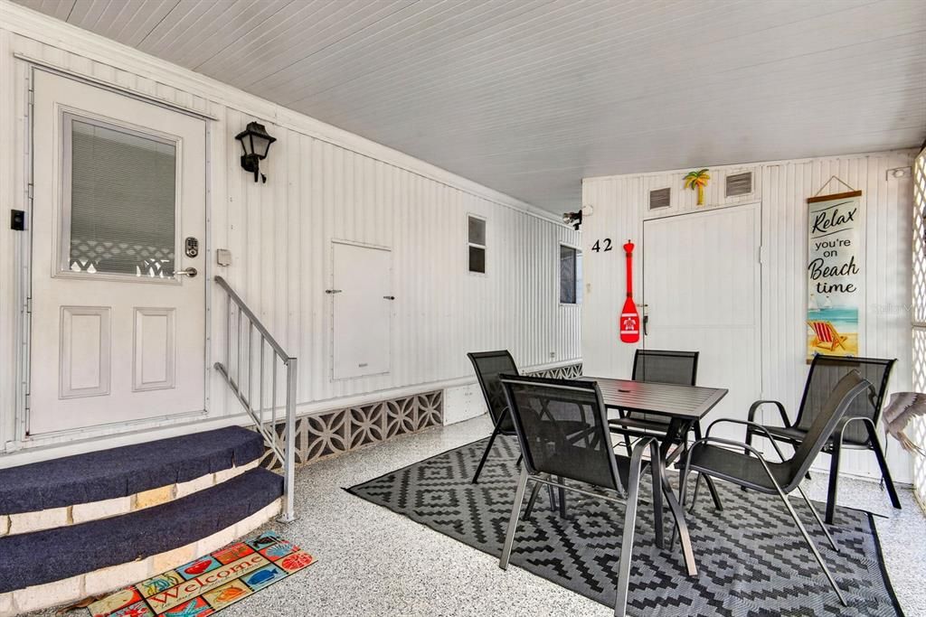 На продажу: $230,000 (2 спален, 2 ванн, 1276 Квадратных фут)