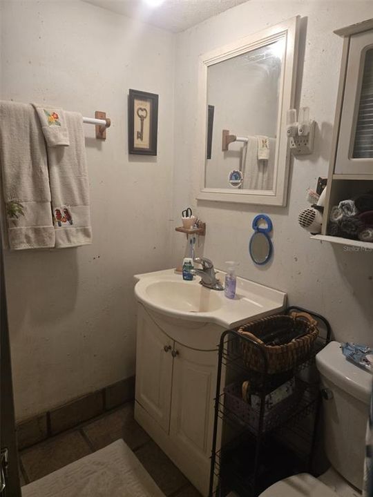 For Sale: $115,000 (1 beds, 1 baths, 672 Square Feet)