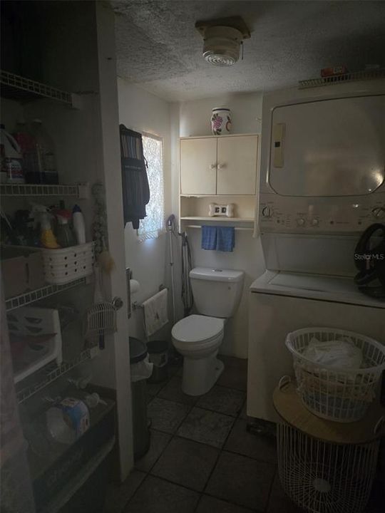 For Sale: $115,000 (1 beds, 1 baths, 672 Square Feet)