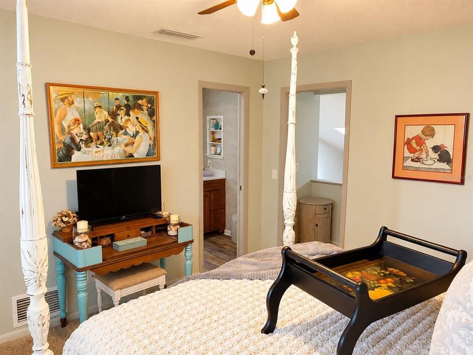 Activo con contrato: $219,900 (2 camas, 2 baños, 1354 Pies cuadrados)