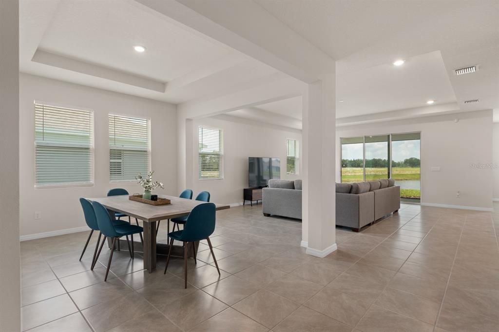 Active With Contract: $3,200 (4 beds, 3 baths, 2787 Square Feet)
