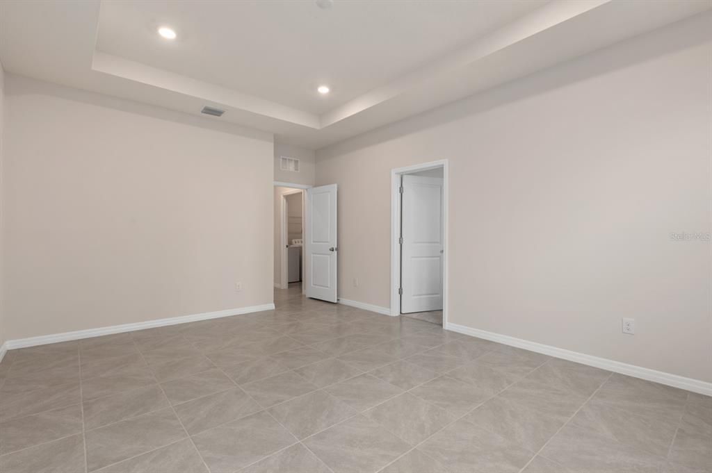 Active With Contract: $3,200 (4 beds, 3 baths, 2787 Square Feet)