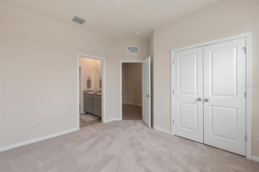 Active With Contract: $3,200 (4 beds, 3 baths, 2787 Square Feet)