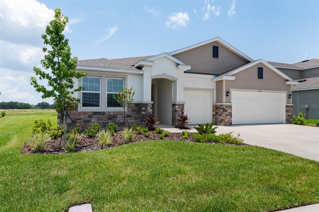 Active With Contract: $3,200 (4 beds, 3 baths, 2787 Square Feet)