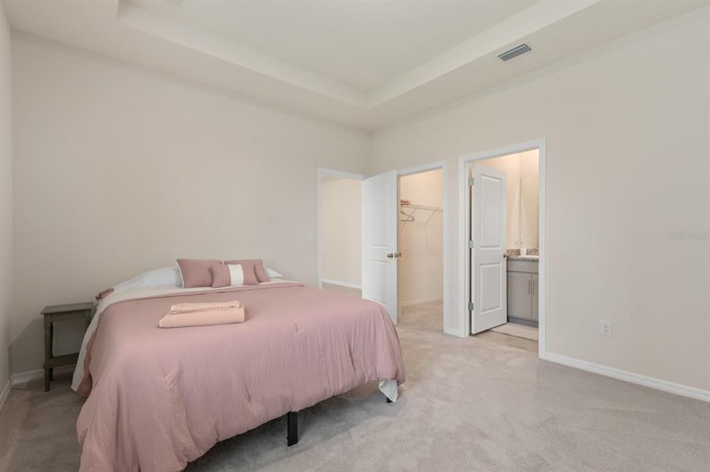 Active With Contract: $3,200 (4 beds, 3 baths, 2787 Square Feet)
