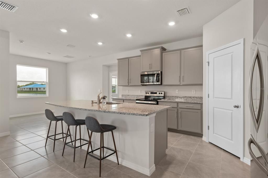 Active With Contract: $3,200 (4 beds, 3 baths, 2787 Square Feet)