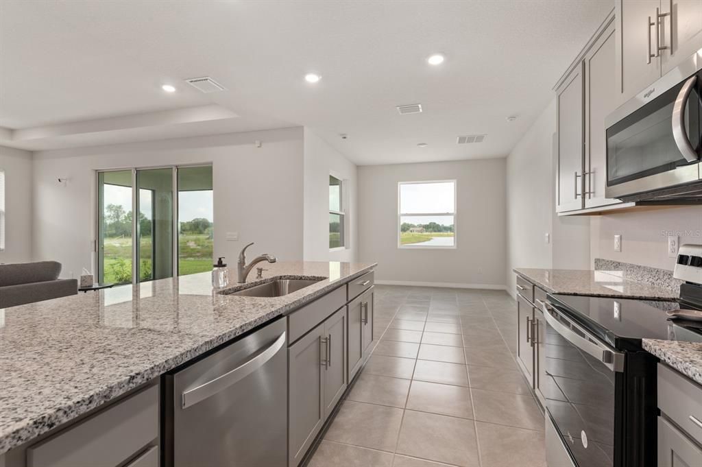 Active With Contract: $3,200 (4 beds, 3 baths, 2787 Square Feet)
