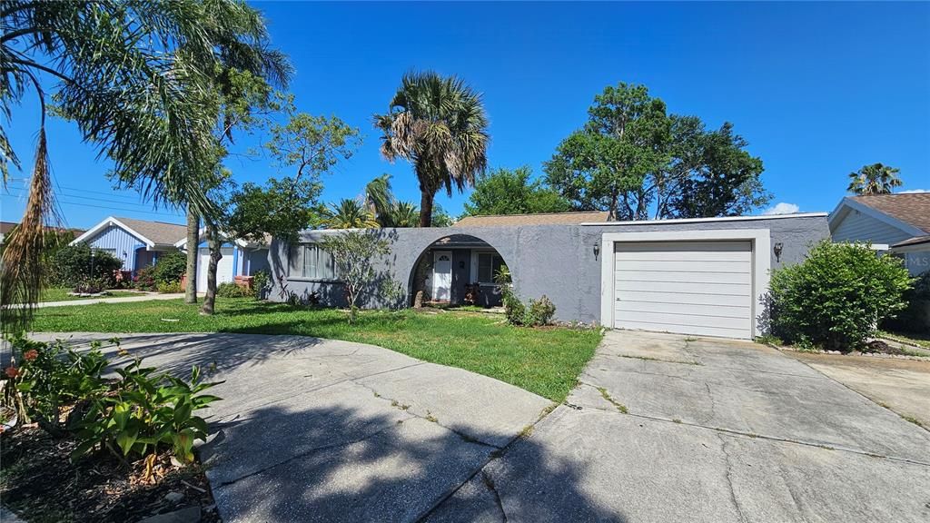 For Sale: $179,900 (2 beds, 2 baths, 1334 Square Feet)