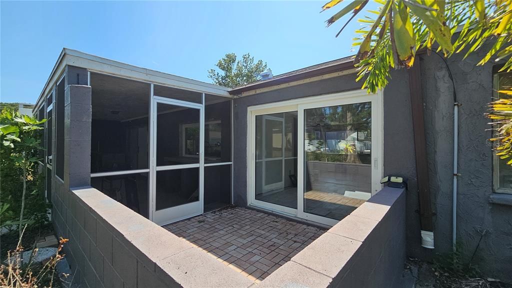 For Sale: $179,900 (2 beds, 2 baths, 1334 Square Feet)