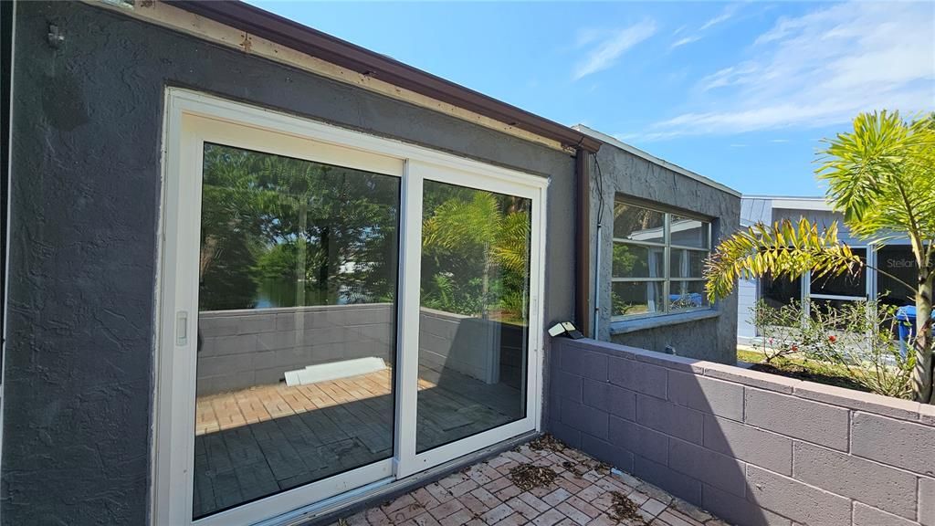 For Sale: $179,900 (2 beds, 2 baths, 1334 Square Feet)