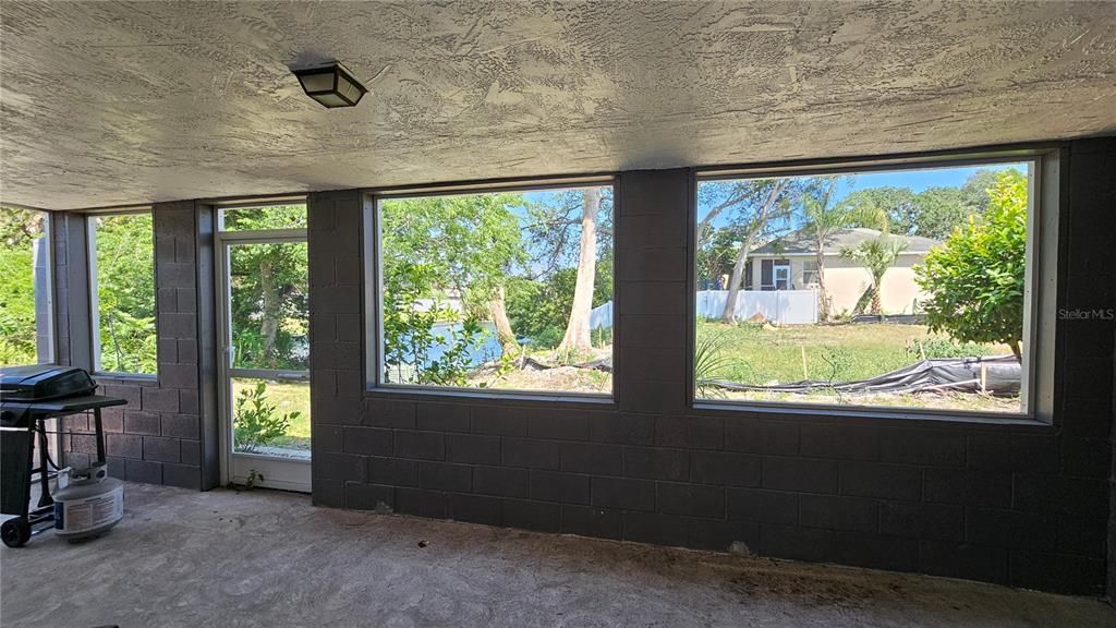For Sale: $179,900 (2 beds, 2 baths, 1334 Square Feet)