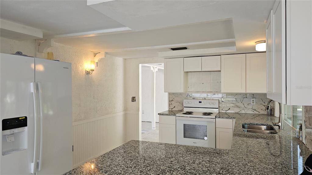 For Sale: $179,900 (2 beds, 2 baths, 1334 Square Feet)