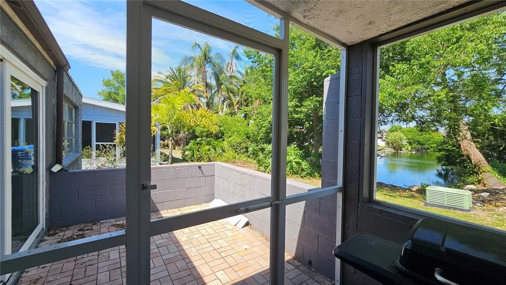 For Sale: $179,900 (2 beds, 2 baths, 1334 Square Feet)