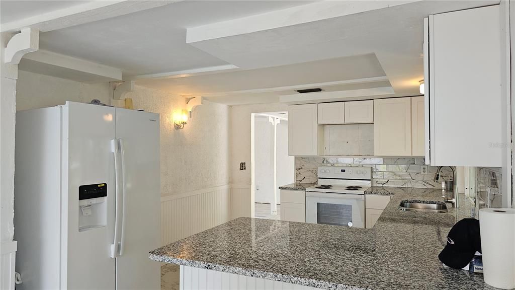 For Sale: $179,900 (2 beds, 2 baths, 1334 Square Feet)