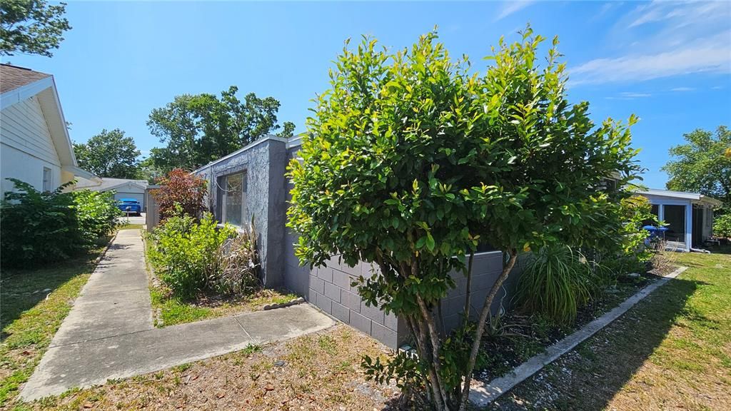 For Sale: $179,900 (2 beds, 2 baths, 1334 Square Feet)
