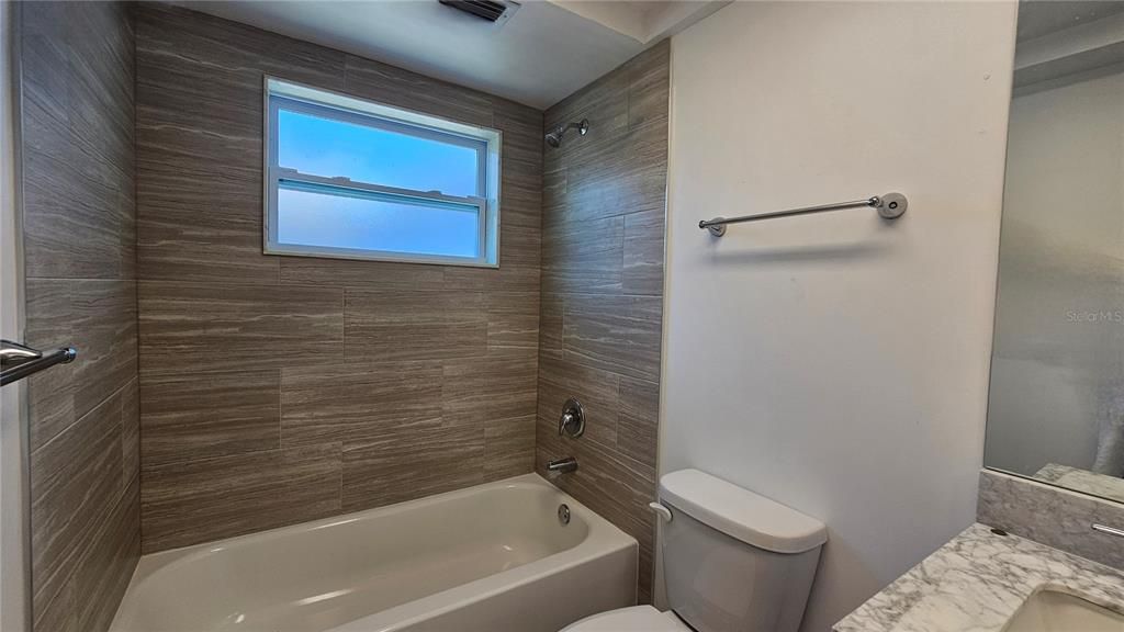 For Sale: $179,900 (2 beds, 2 baths, 1334 Square Feet)