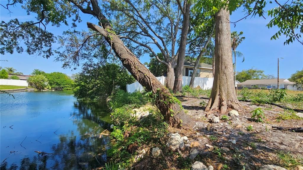 For Sale: $179,900 (2 beds, 2 baths, 1334 Square Feet)