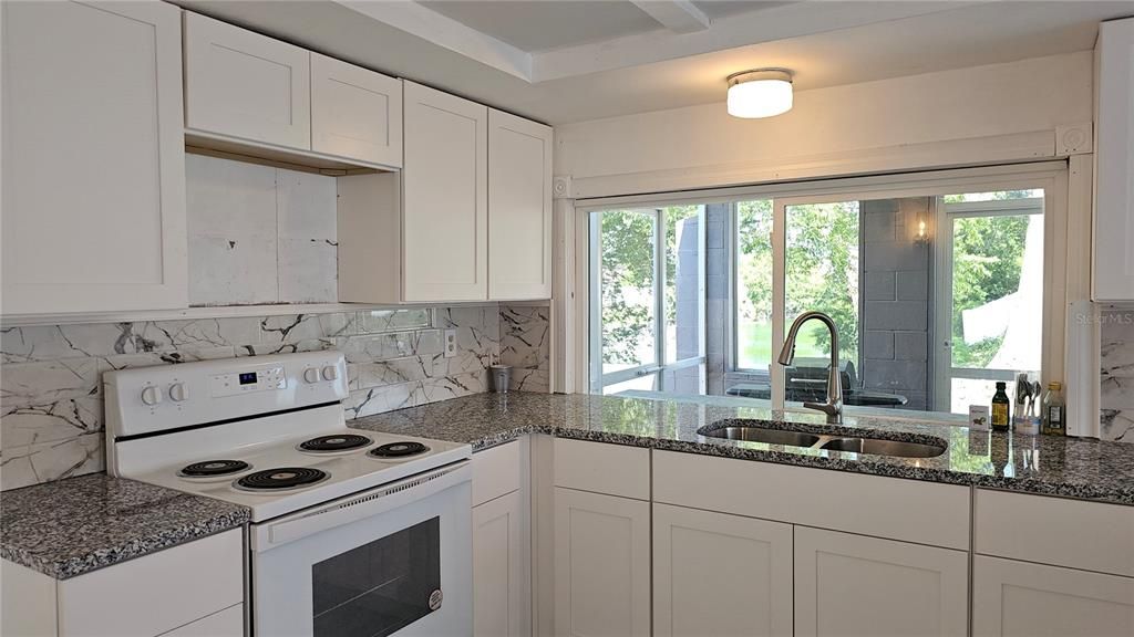 For Sale: $179,900 (2 beds, 2 baths, 1334 Square Feet)