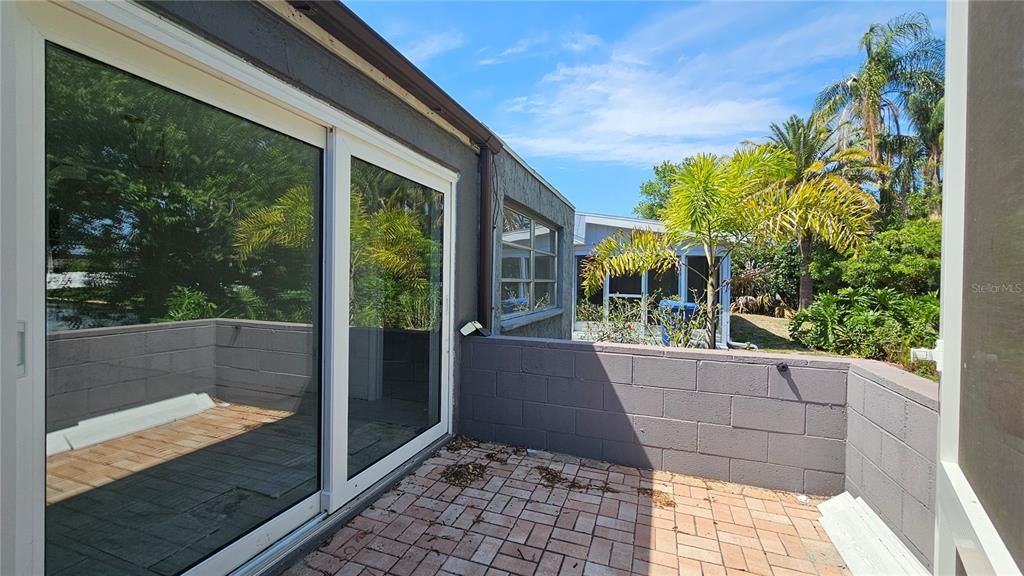 For Sale: $179,900 (2 beds, 2 baths, 1334 Square Feet)