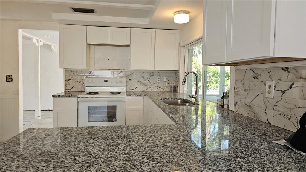 For Sale: $179,900 (2 beds, 2 baths, 1334 Square Feet)
