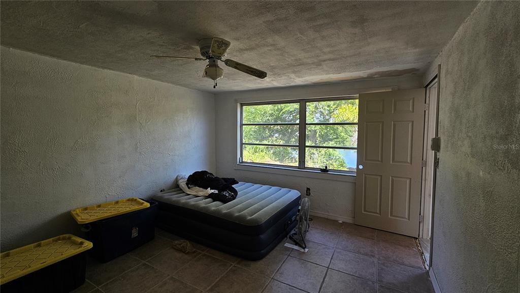 For Sale: $179,900 (2 beds, 2 baths, 1334 Square Feet)