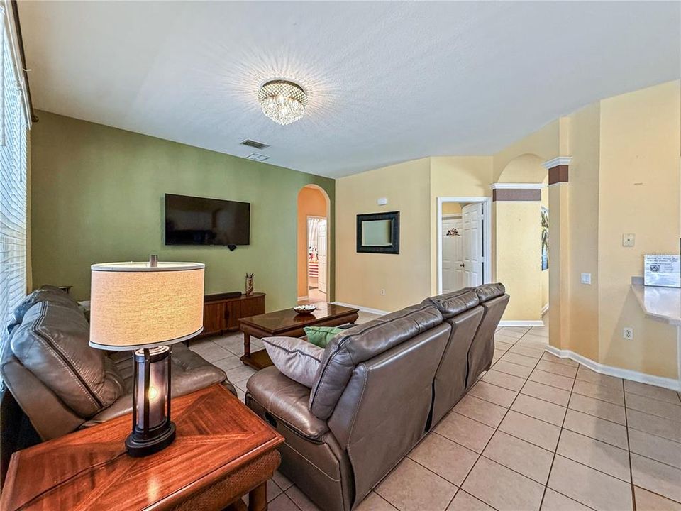 Active With Contract: $620,000 (6 beds, 4 baths, 2812 Square Feet)