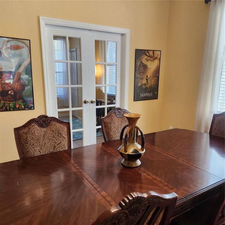 Active With Contract: $620,000 (6 beds, 4 baths, 2812 Square Feet)