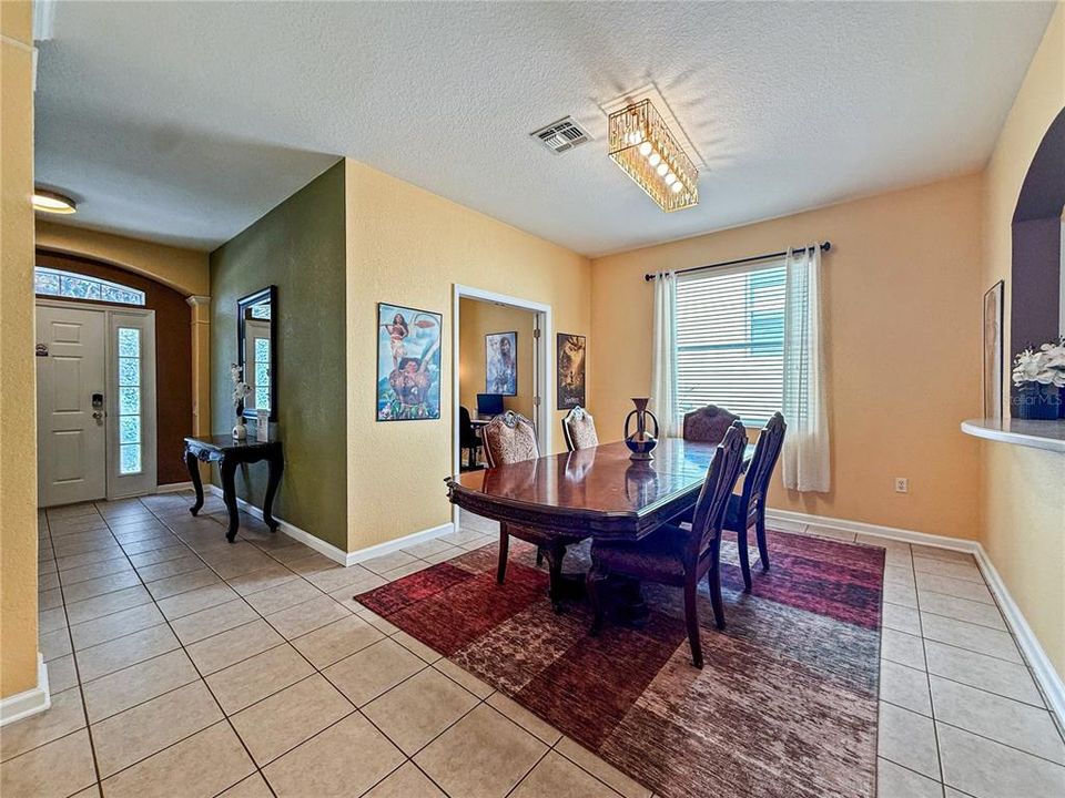 Active With Contract: $620,000 (6 beds, 4 baths, 2812 Square Feet)