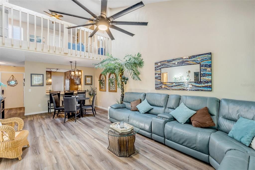 For Sale: $315,000 (2 beds, 2 baths, 1408 Square Feet)