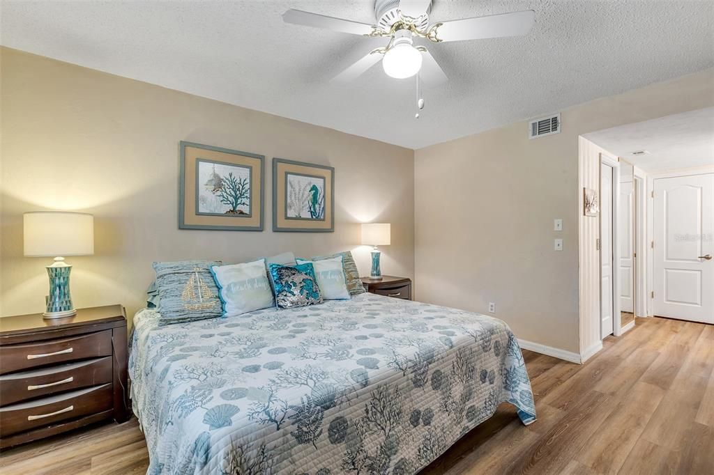 For Sale: $315,000 (2 beds, 2 baths, 1408 Square Feet)