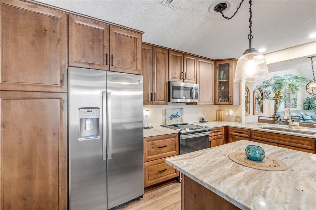 For Sale: $315,000 (2 beds, 2 baths, 1408 Square Feet)