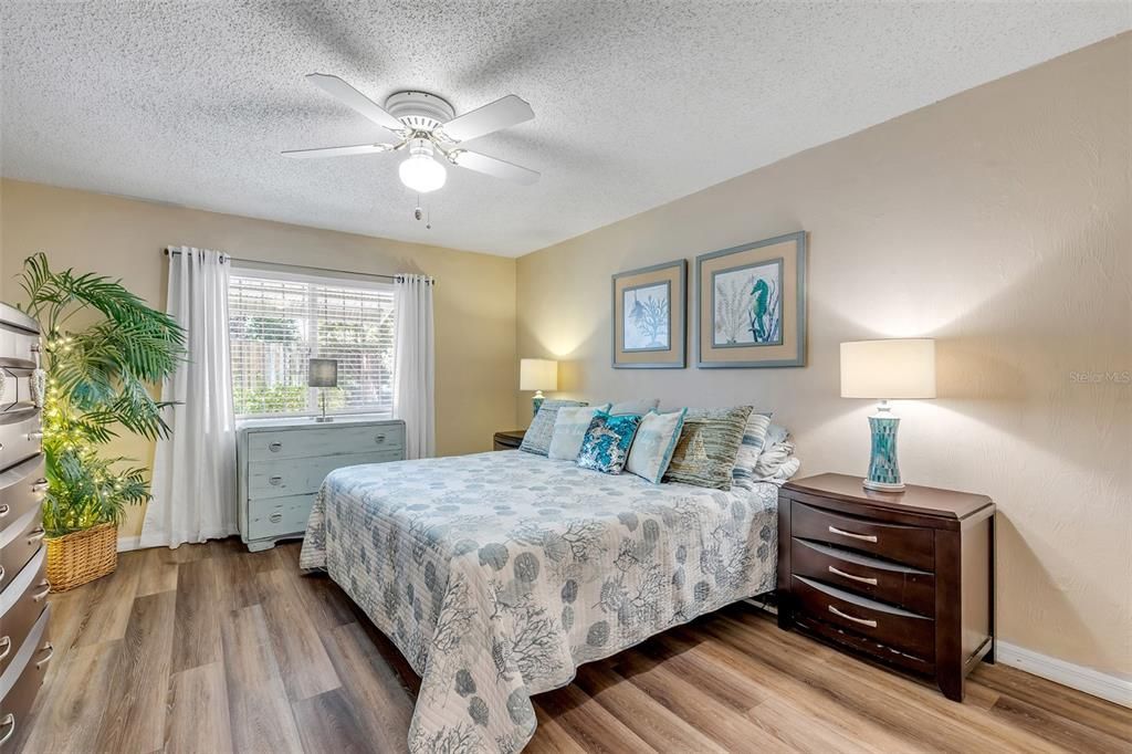 For Sale: $315,000 (2 beds, 2 baths, 1408 Square Feet)